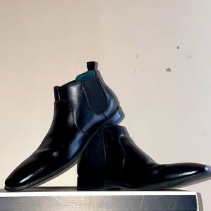 Ankle boots. 100% leather